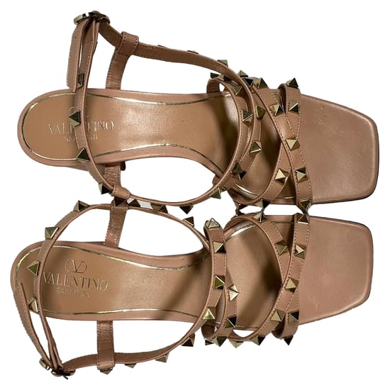 Valentino Rockstud Ankelrem Blockklack Sandaler i Beige Skinn - Image 6
