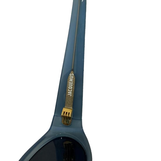 Jacquemus Les Lunettes Ovalo Zonnebril in Lichtblauwe Acetaat - Image 6