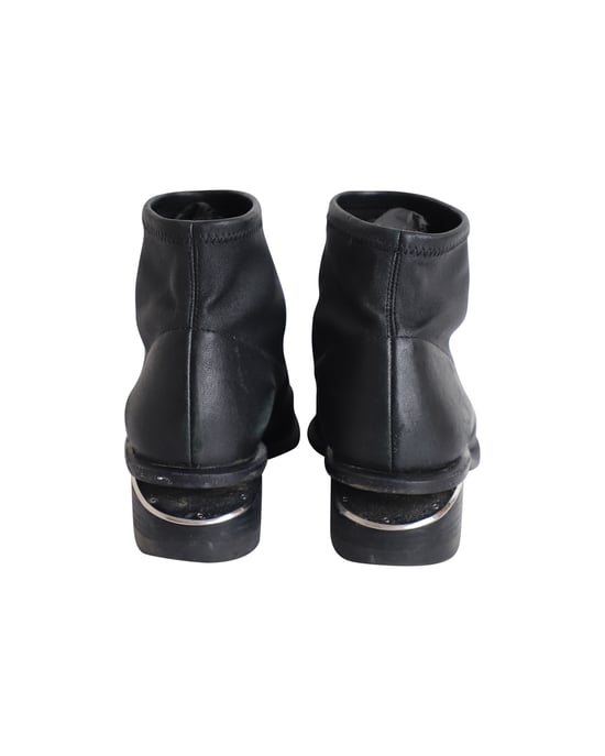 Alexander Wang Kori Stretch Enkellaarsjes in Zwart Leer - Image 4