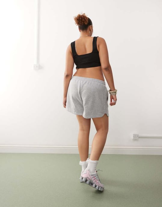 Noisy May Curve elasticated waist shorts in light grey - Image 2