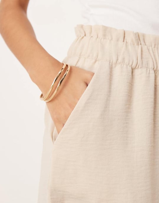 JDY paperbag shorts in beige - Image 4