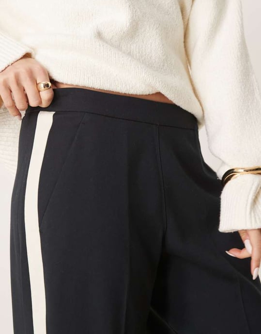 Abercrombie & Fitch pull on straight leg trouser with pintuck detail in black - Image 2