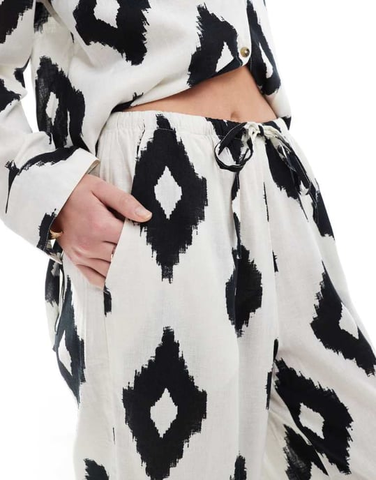 Accesorize Mono print oversized beach trousers - Image 3