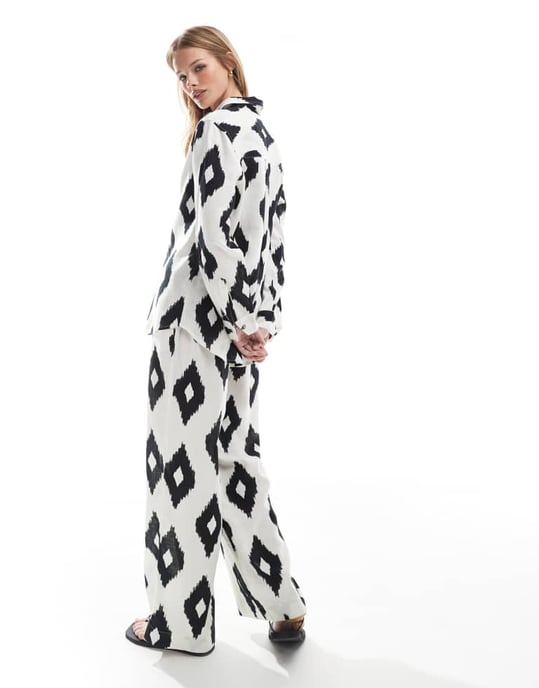 Accesorize Mono print oversized beach trousers - Image 4