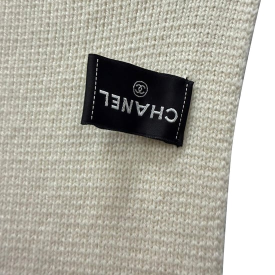 Chanel CC Crystal-Embellished Knitted Scarf in Cream Cashmere - Image 3