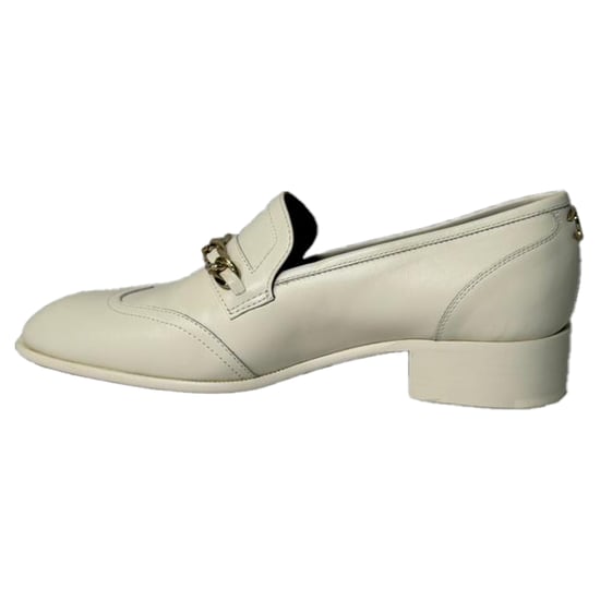 Chanel Chain Accent Wingtip Loafers in White Leather - Image 4