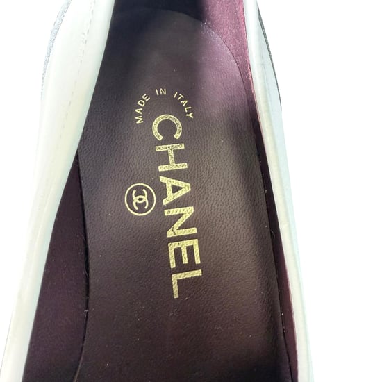 Chanel Chain Accent Wingtip Loafers in White Leather - Image 6