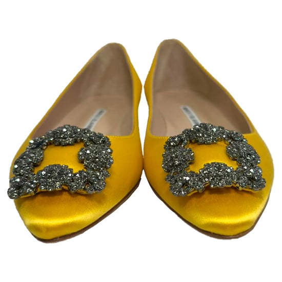 Manolo Blahnik Jewel Spänne Platta Pumpar i Gult Siden - Image 4