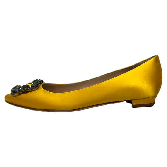 Manolo Blahnik Jewel Spänne Platta Pumpar i Gult Siden - Image 5