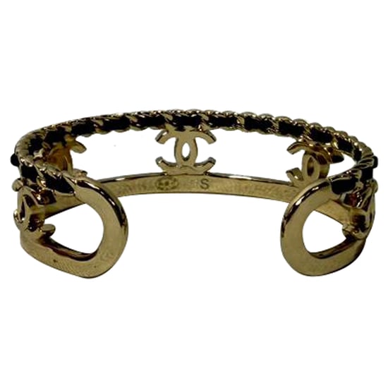 Chanel CC Chain Accent Bangle Bracelet in Gold Metal - Image 4