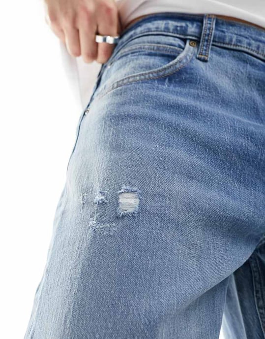 Lee Oscar relaxed tapered fit distressed jeans in mid vintage wash - Image 2