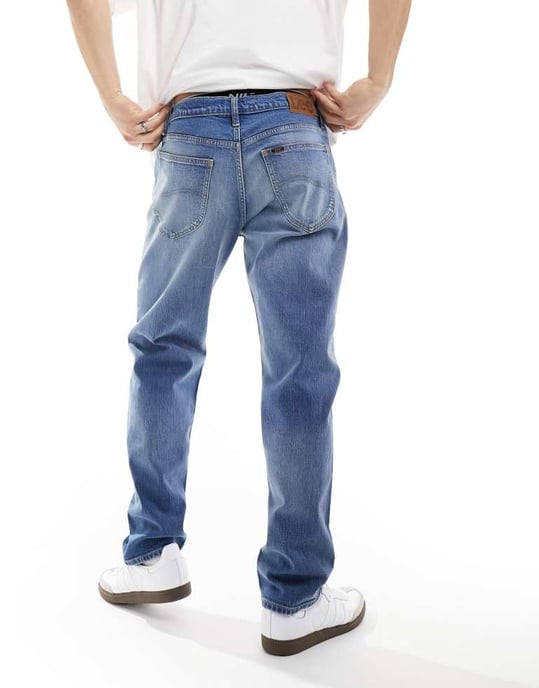 Lee Oscar relaxed tapered fit distressed jeans in mid vintage wash - Image 3