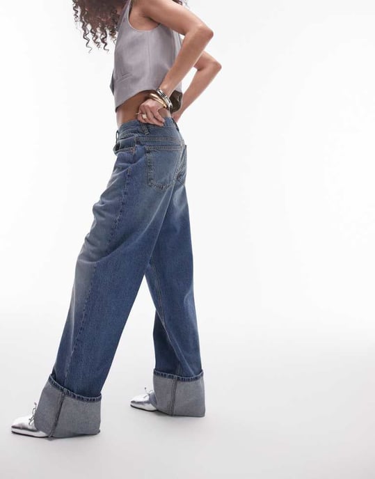 Topshop jeans med uppvikt kant i djup blå - Image 4