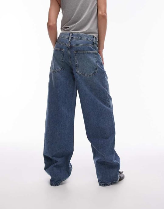 Topshop Gilmore lågt midjade boyfriend-jeans i mellanblå - Image 4