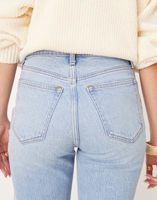 Abercrombie & Fitch 90s relaxed high rise jeans in mid/light wash blue - Image 4