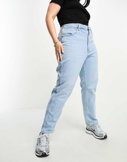 Wrangler Plus mom-jeans i blå vågdenim - Image 2