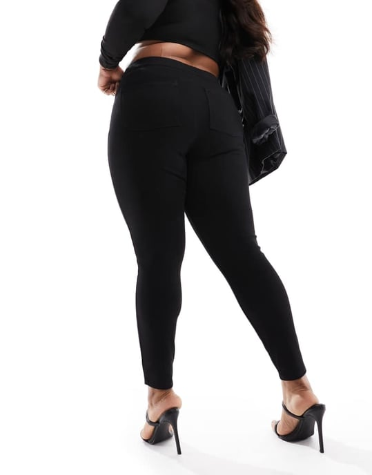 Spanx Plus ankellånga jeggings i svart - Image 4