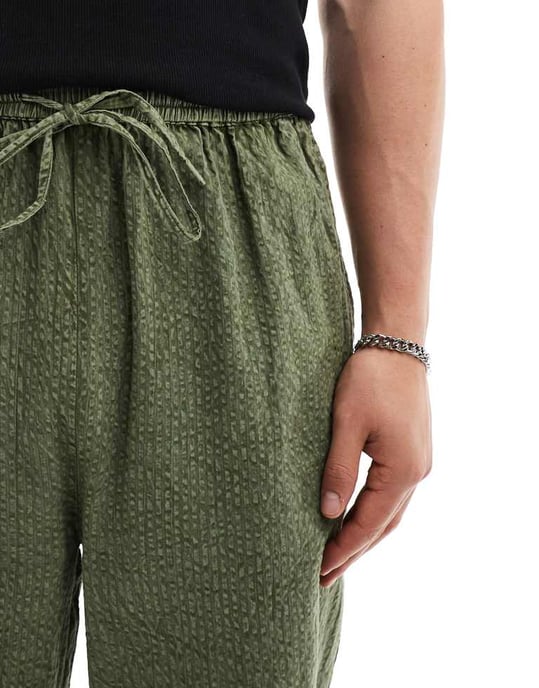 COLLUSION textured beach woven trouser in khaki - LGREEN - Image 4