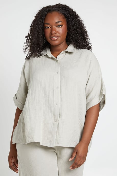 Plus Short Sleeve Boxy Beach Shirt - Image 1