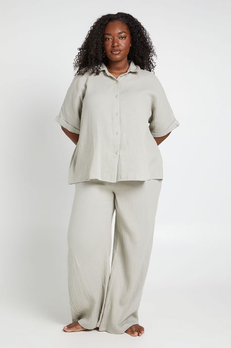 Plus Short Sleeve Boxy Beach Shirt - Image 3