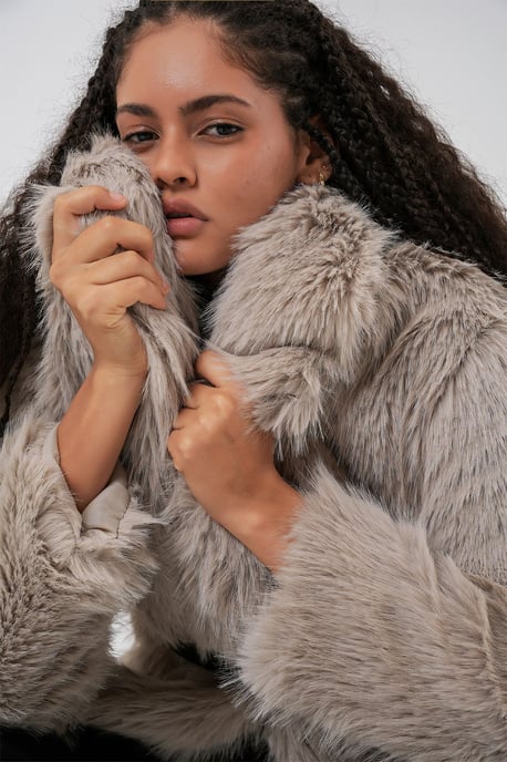 Long Oversized Faux Fur Coat With Belt - Image 4
