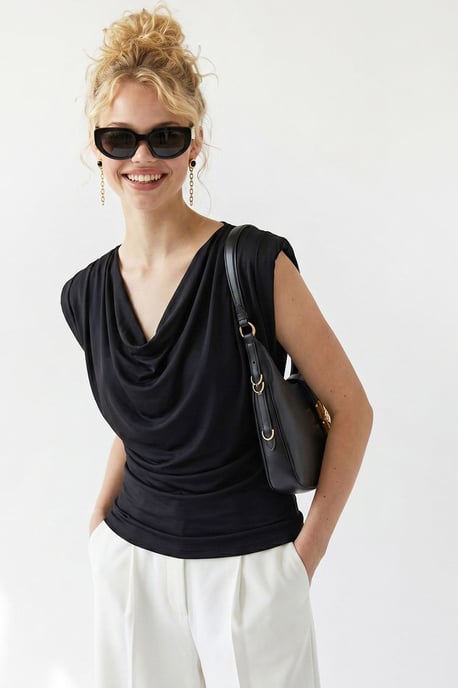 Mouwloze Collo Blouse - Image 2