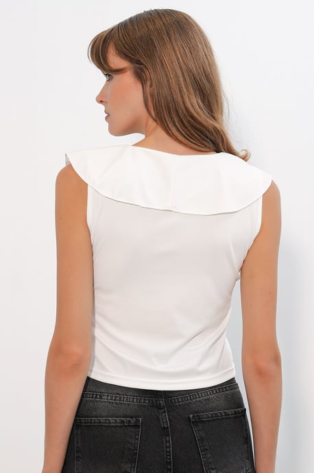 Women's Solid Knit Crop Blouse With Tie Front - Image 5