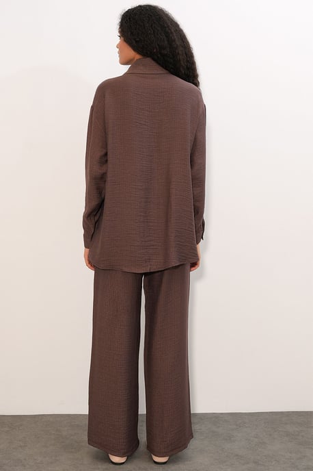 Textured Shirt And Wide-Leg Trouser Set - Image 6