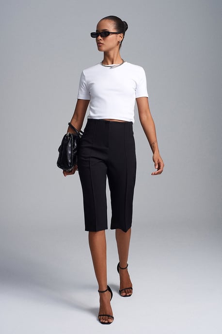 High-waist Straight Capri Shorts With Slit - Image 4