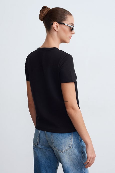 Dam Solid Crew Neck T-shirt - Image 3