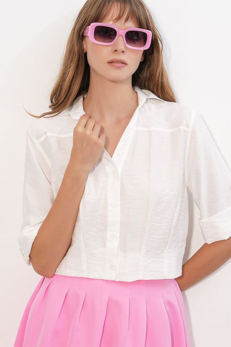 Overgrote Cropped Shirt - Image 3