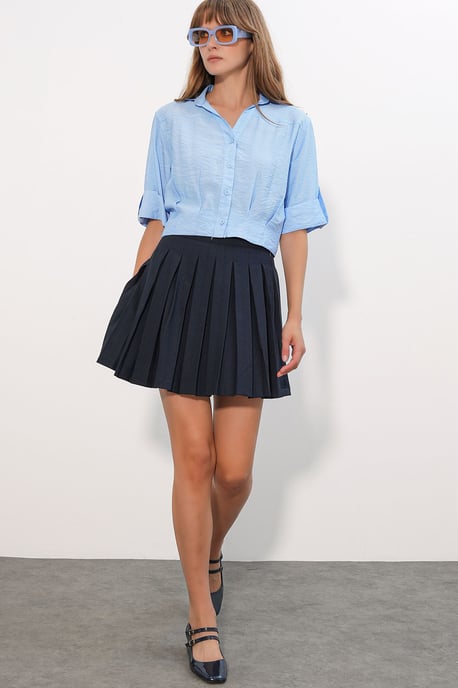 Oversized Crop Shirt - Image 2