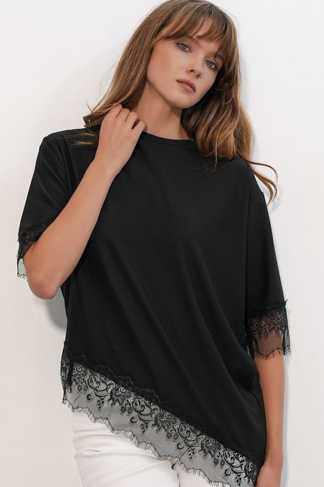 Oversized Lace Knit Blouse - Image 3