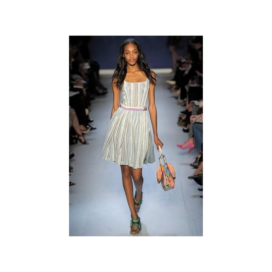 Moschino Billig och elegant klänning i jacquard och spets – 00-talet - Image 2