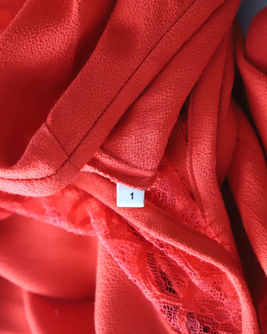 Sandro Paris mouwloze jurk met V-hals en kanten details in rode cupro - Image 5