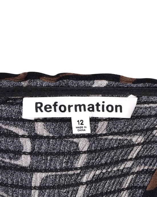 Bedrukte midi-jurk van Reformation in zwarte viscose. - Image 4