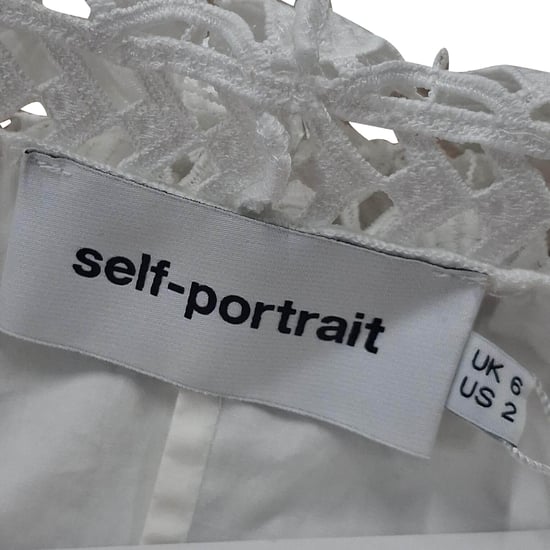 Självporträtt Blommig Spetsklänning Off Shoulder i Vit Bomull - Image 3