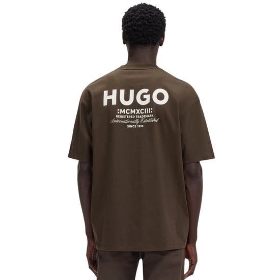 Hugo MCMXCIII-T-shirt för män med tryck på ryggen (Mörkbrun) - Image 3