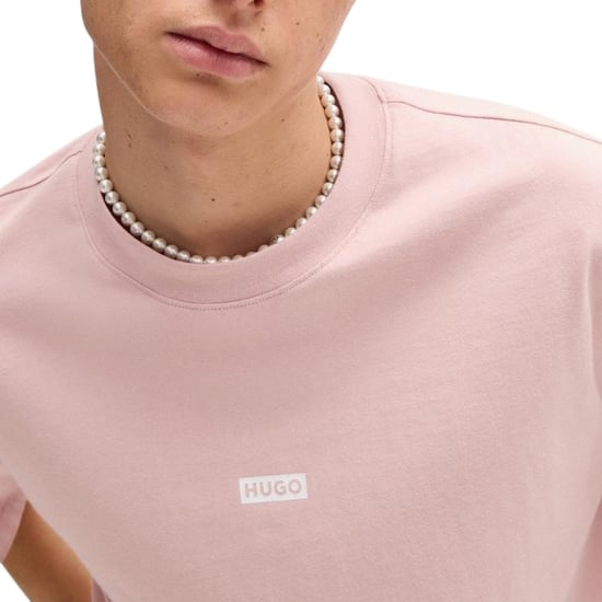 Hugo Heren-T-shirt met opdruk op de rug: MCMXCIII (Lichtroze) - Image 4