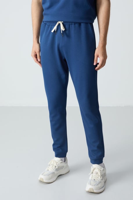Men's Oversized T-shirt And Pants Set - Image 3