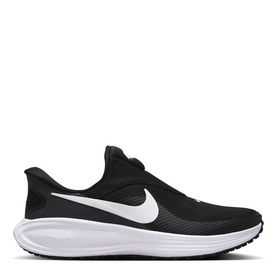 Women's Nike Trainers in Black/White - Image 1