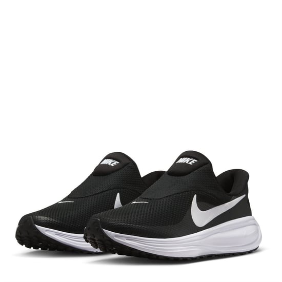 Women's Nike Trainers in Black/White - Image 3