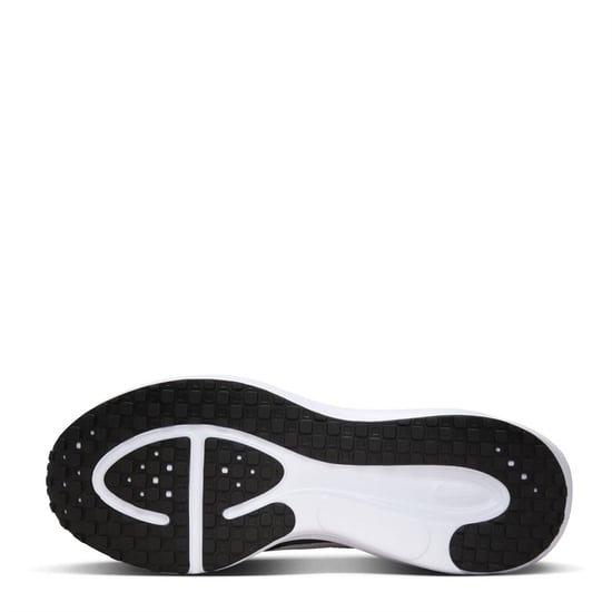 Women's Nike Trainers in Black/White - Image 6