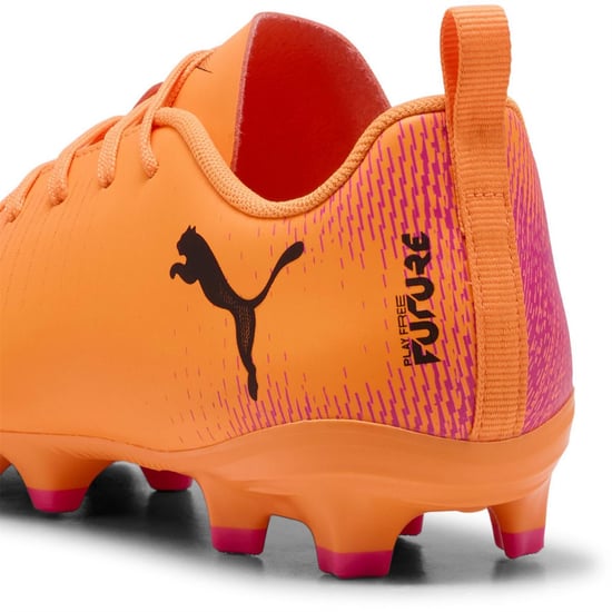 Boys Puma Kids Future 8 Play Firm Ground Football Boots in Ht Fr-Blk-Rvsh - Image 5