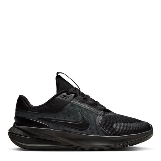 Boys Nike Star Run 5 Lace Up Road Sneakers in Black - Image 1
