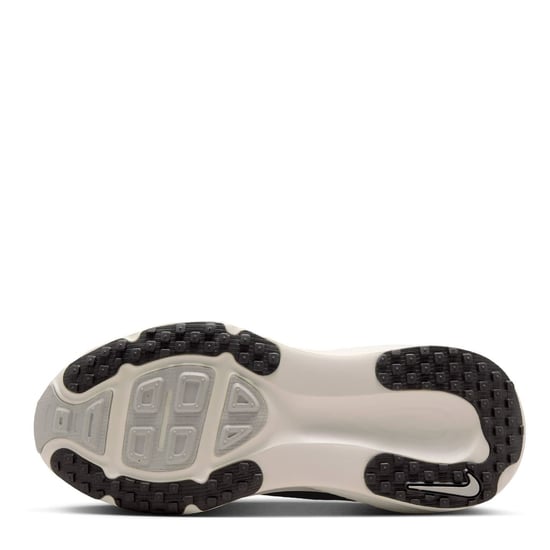 Boys Nike Vomero 18 Low Top Lace-Up Sneakers in Black/White - Image 3