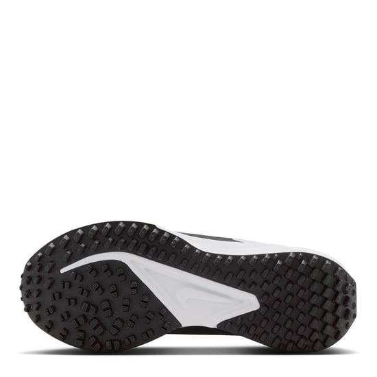 Boys Nike Spikeless Golf Shoes in Black/White - Image 3