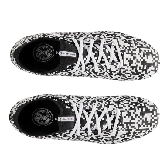 Under Armour Magnetico Select 5 voetbalschoenen voor heren, voor harde ondergrond (Zwart, Wit) - Image 3