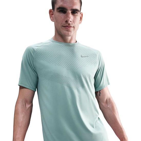 Men's Nike Stride Crew Neck Short Sleeve Jersey Competition T-Shirt in Cannon - Image 1