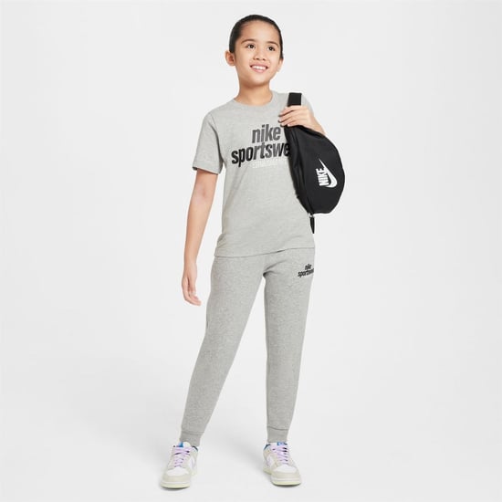 Girls Nike K NSW T Clb FAM in Dk Grey Heather - Image 5